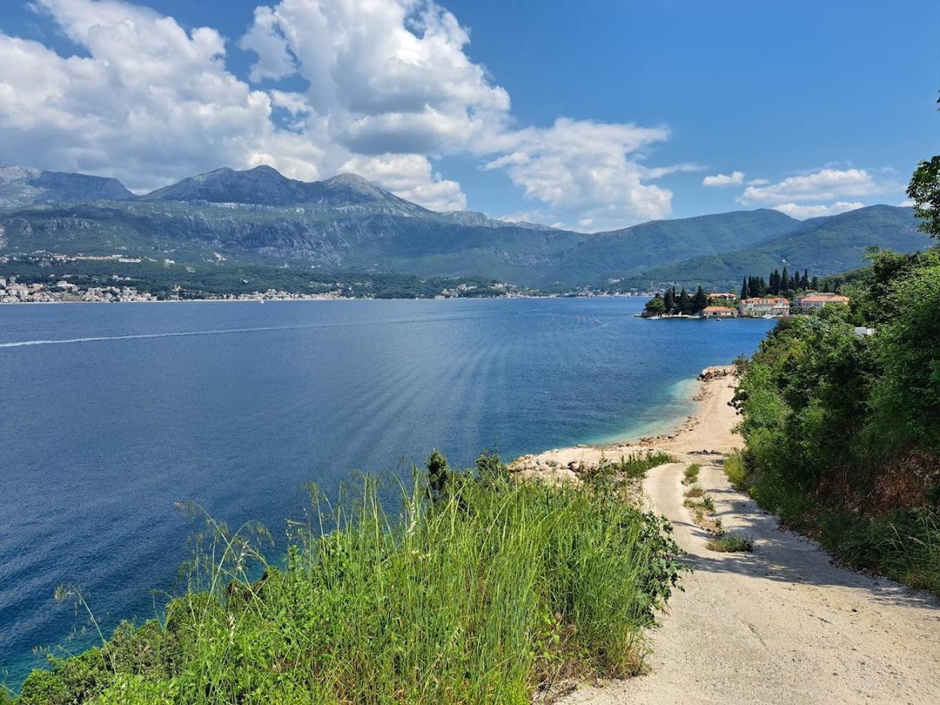 Glamping Peninsula Lustica Rose Vila Tivat Exterior foto