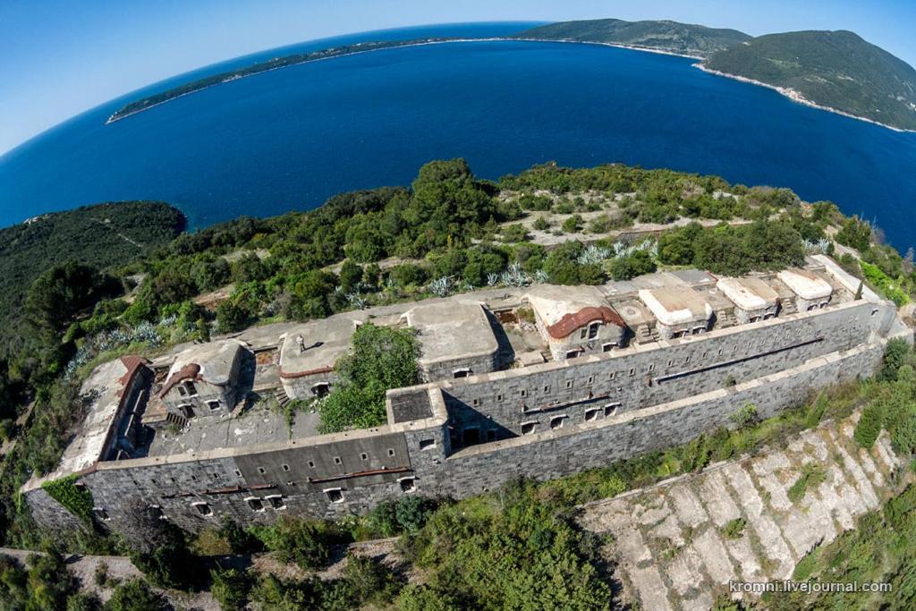 Glamping Peninsula Lustica Rose Vila Tivat Exterior foto
